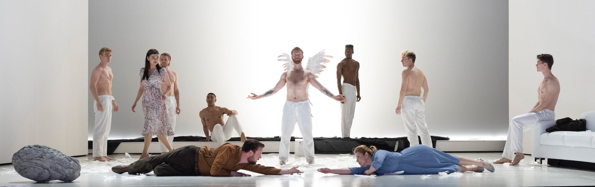 Mehnat muhojirlari ishtirokidagi porno videolar Jinsiy etuk ona oglini jerking off tutdi